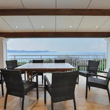 Gorgeous In Roquebrune-sur-argens Saint-Peïre-sur-Mer